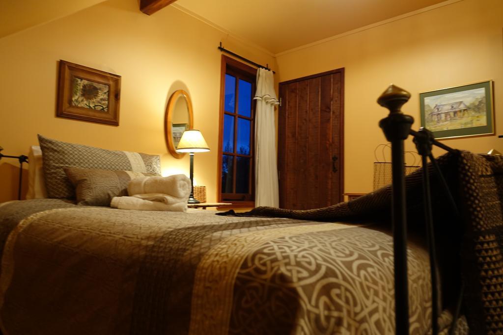 The Last Straw Cottage Nelson Brightwater Room photo